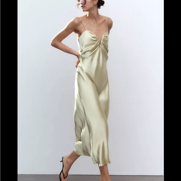 Zara Dresses & Skirts - Zara midi green dress with Spagetti strap